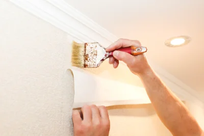 Pose de papier peint à la Celle-sur-Nièvre — revêtements muraux et toiles de verre